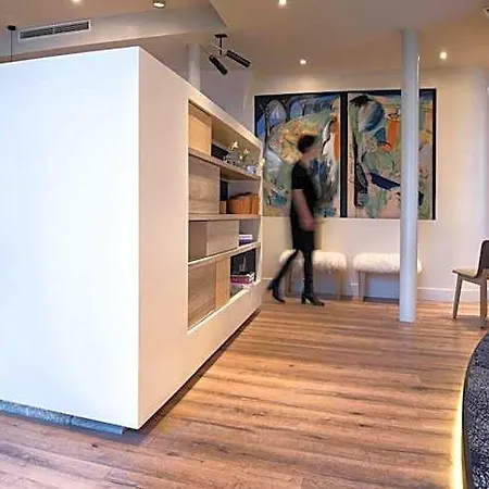 Max Hotel