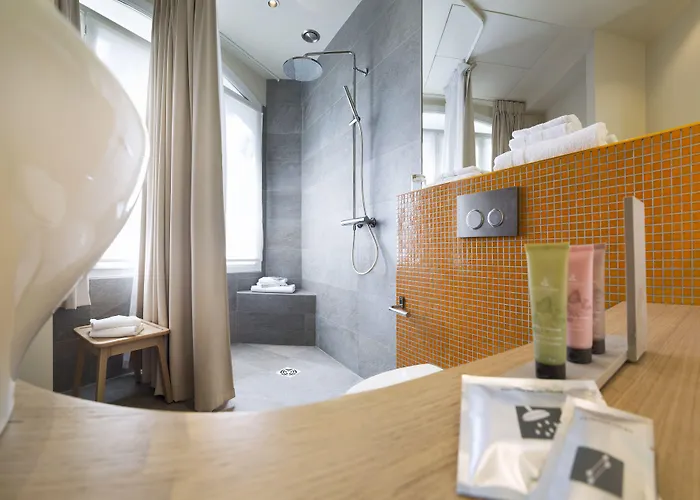 Max Hotel