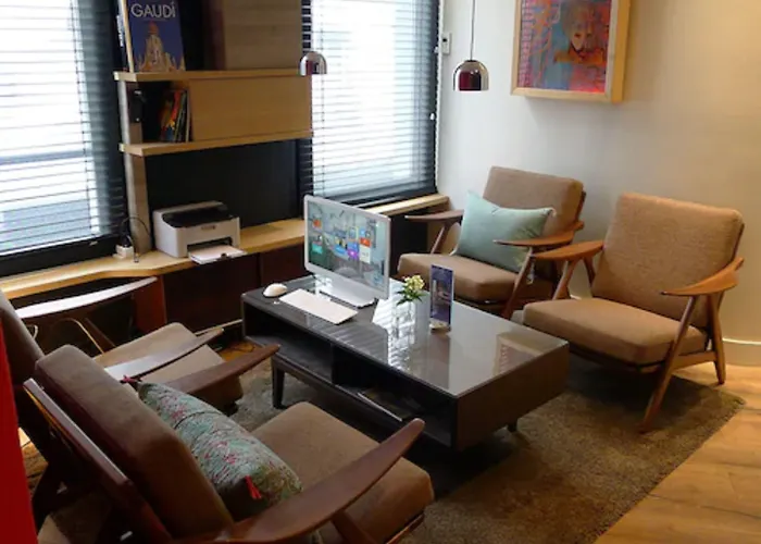 Max Hotel